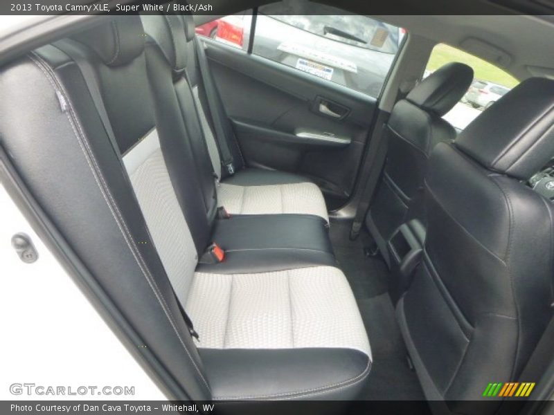 Super White / Black/Ash 2013 Toyota Camry XLE