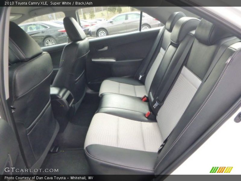 Super White / Black/Ash 2013 Toyota Camry XLE