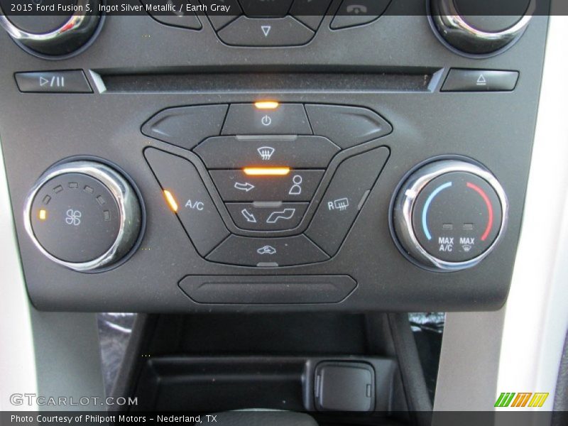 Ingot Silver Metallic / Earth Gray 2015 Ford Fusion S