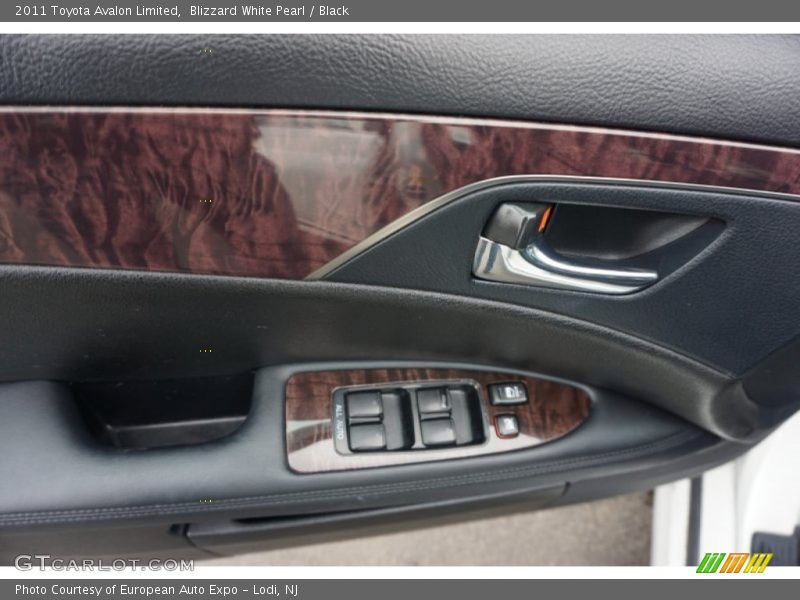 Blizzard White Pearl / Black 2011 Toyota Avalon Limited