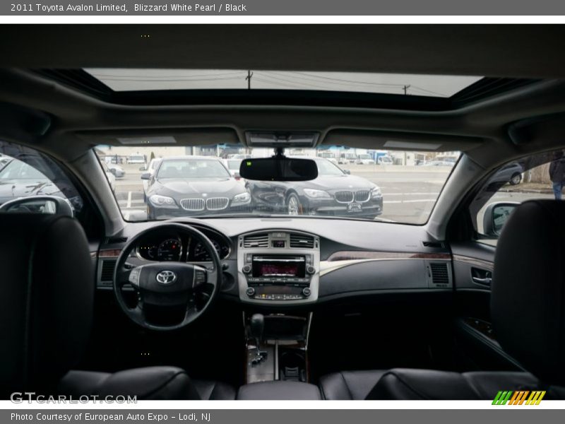Blizzard White Pearl / Black 2011 Toyota Avalon Limited