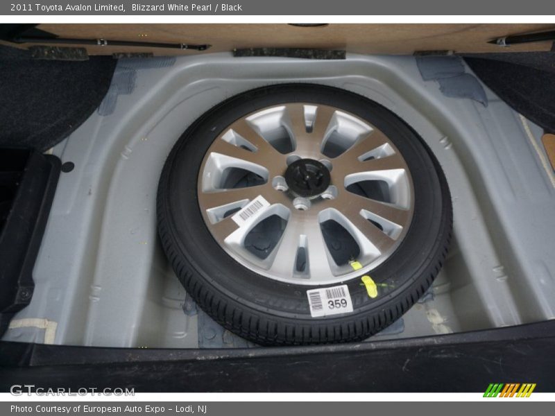 Blizzard White Pearl / Black 2011 Toyota Avalon Limited