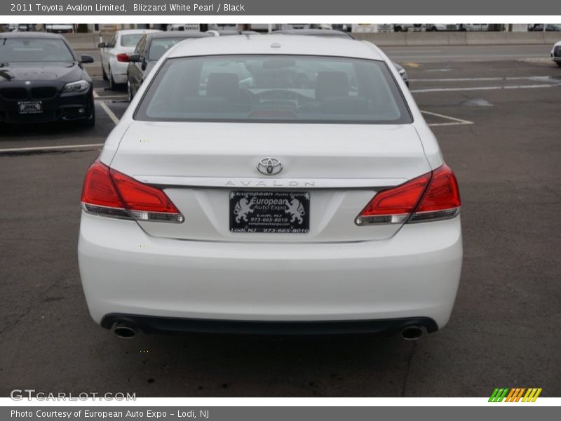 Blizzard White Pearl / Black 2011 Toyota Avalon Limited
