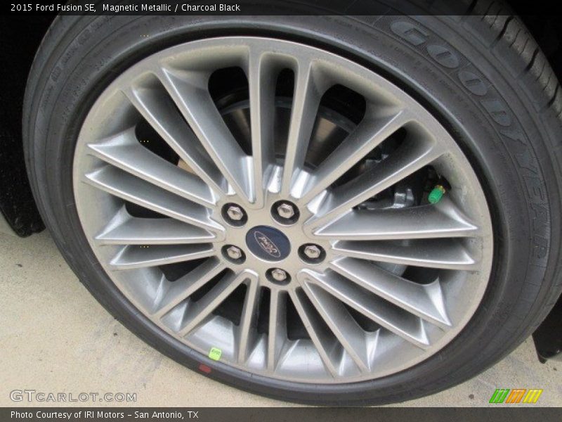 Magnetic Metallic / Charcoal Black 2015 Ford Fusion SE