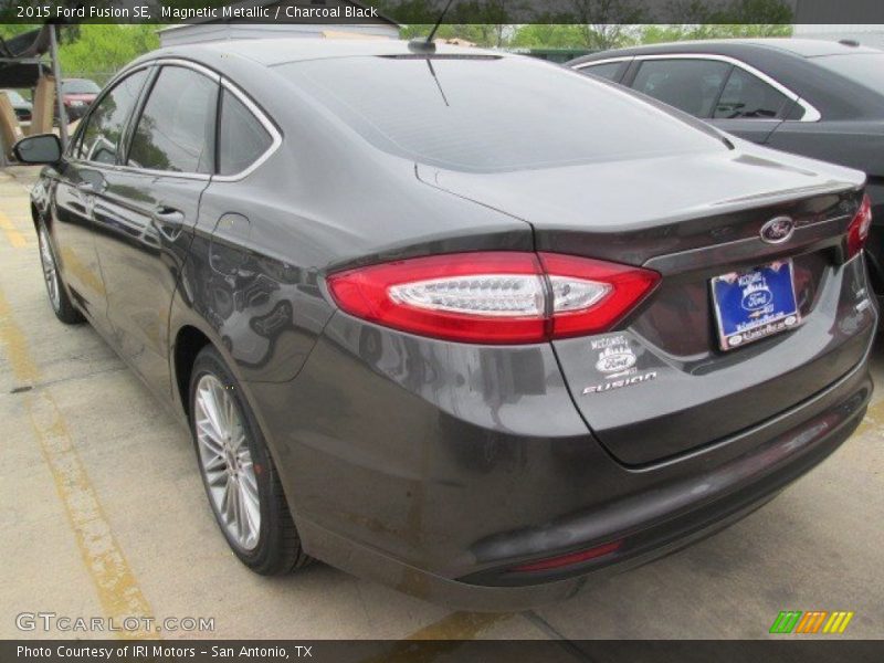 Magnetic Metallic / Charcoal Black 2015 Ford Fusion SE
