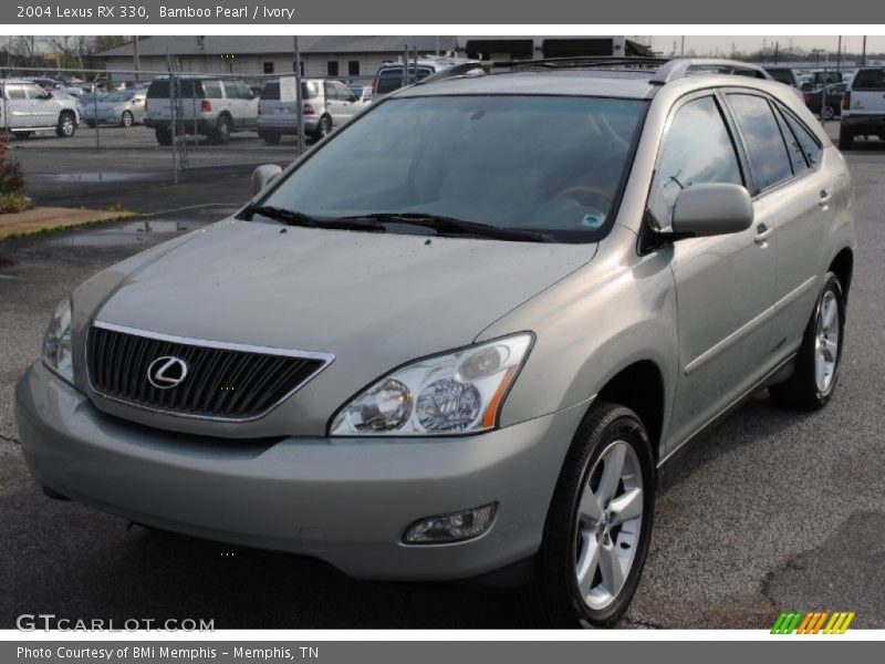 Front 3/4 View of 2004 RX 330