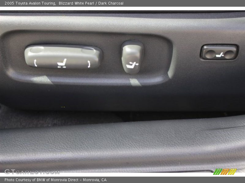 Blizzard White Pearl / Dark Charcoal 2005 Toyota Avalon Touring
