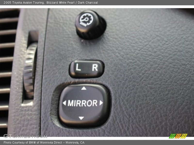 Blizzard White Pearl / Dark Charcoal 2005 Toyota Avalon Touring