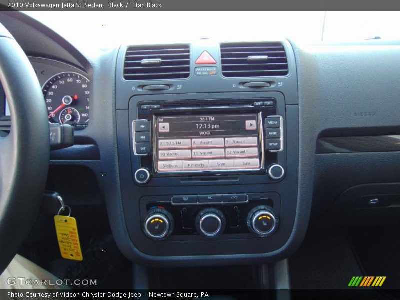 Black / Titan Black 2010 Volkswagen Jetta SE Sedan