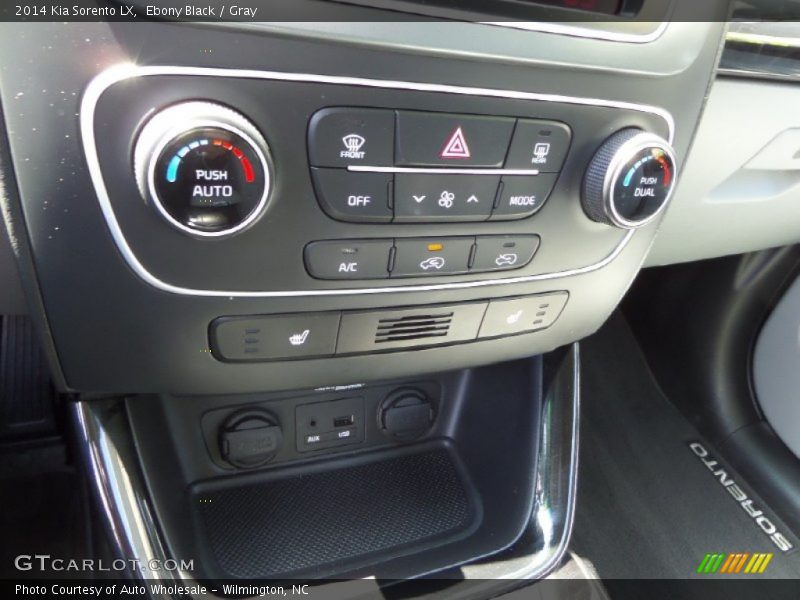 Ebony Black / Gray 2014 Kia Sorento LX