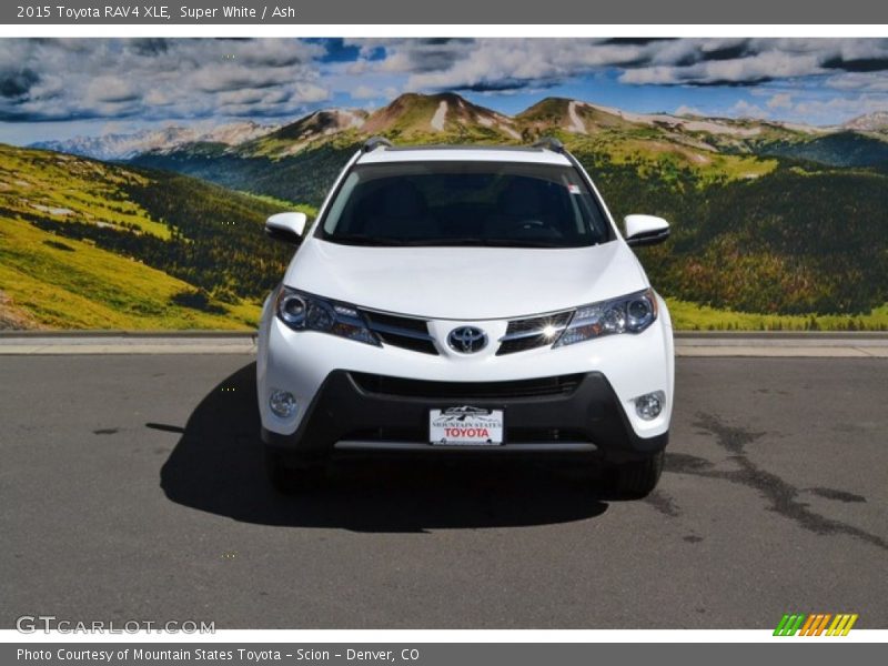 Super White / Ash 2015 Toyota RAV4 XLE