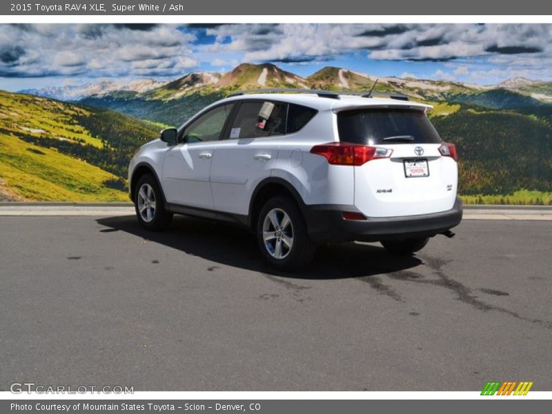  2015 RAV4 XLE Super White