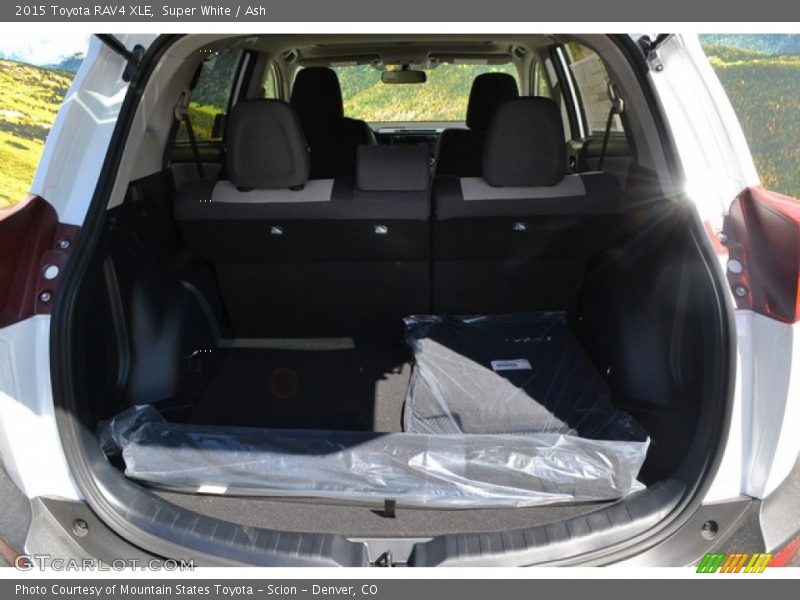 Super White / Ash 2015 Toyota RAV4 XLE