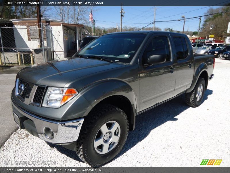 Front 3/4 View of 2006 Frontier SE Crew Cab 4x4