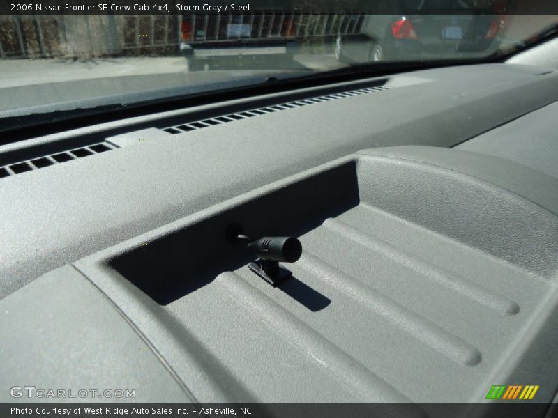 Storm Gray / Steel 2006 Nissan Frontier SE Crew Cab 4x4