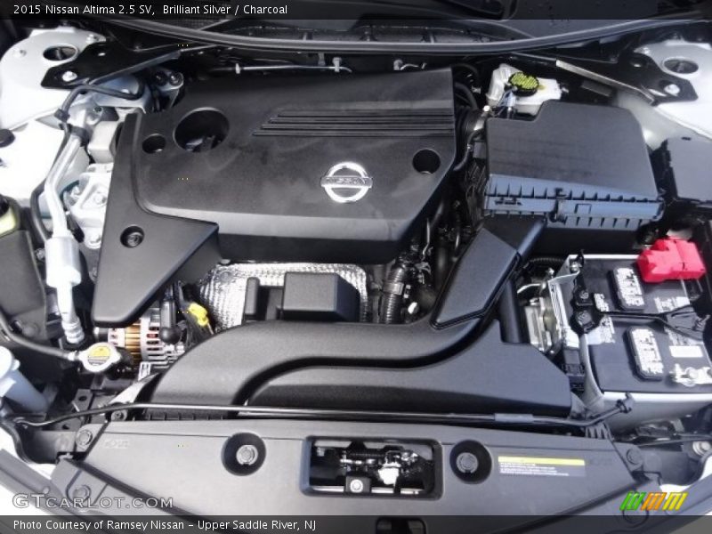 Brilliant Silver / Charcoal 2015 Nissan Altima 2.5 SV
