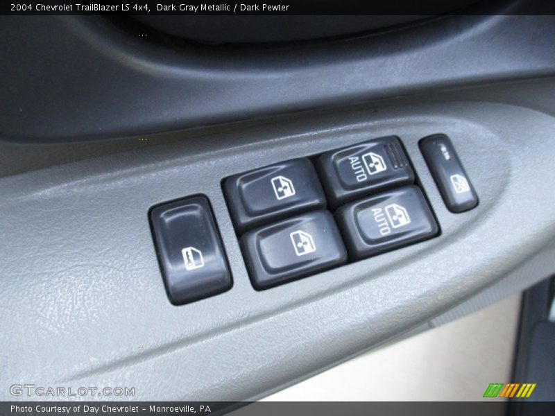 Dark Gray Metallic / Dark Pewter 2004 Chevrolet TrailBlazer LS 4x4
