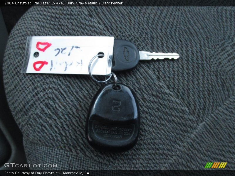 Dark Gray Metallic / Dark Pewter 2004 Chevrolet TrailBlazer LS 4x4