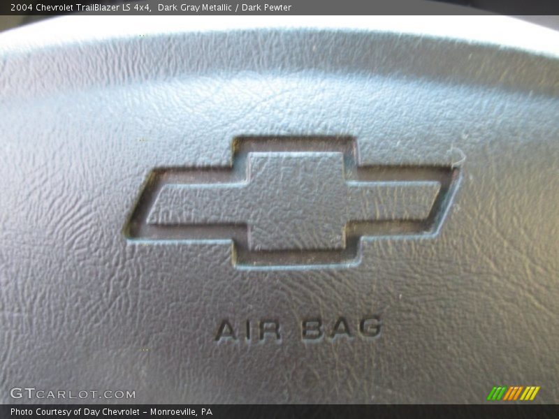 Dark Gray Metallic / Dark Pewter 2004 Chevrolet TrailBlazer LS 4x4