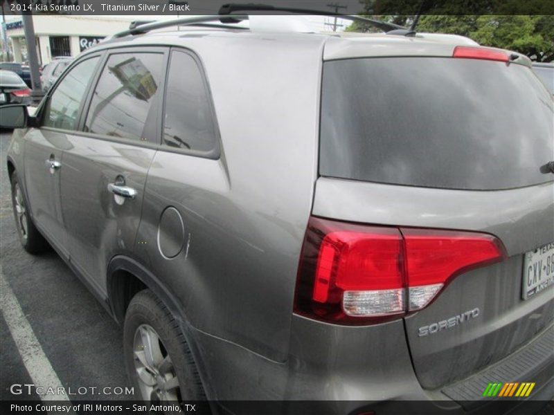 Titanium Silver / Black 2014 Kia Sorento LX