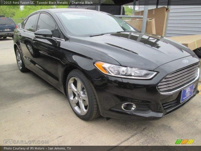 Tuxedo Black Metallic / Charcoal Black 2015 Ford Fusion SE