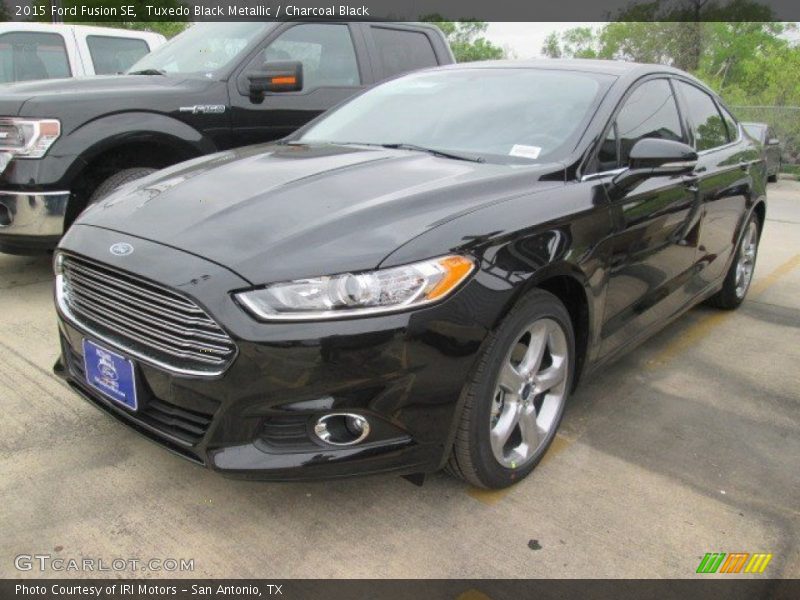 Tuxedo Black Metallic / Charcoal Black 2015 Ford Fusion SE