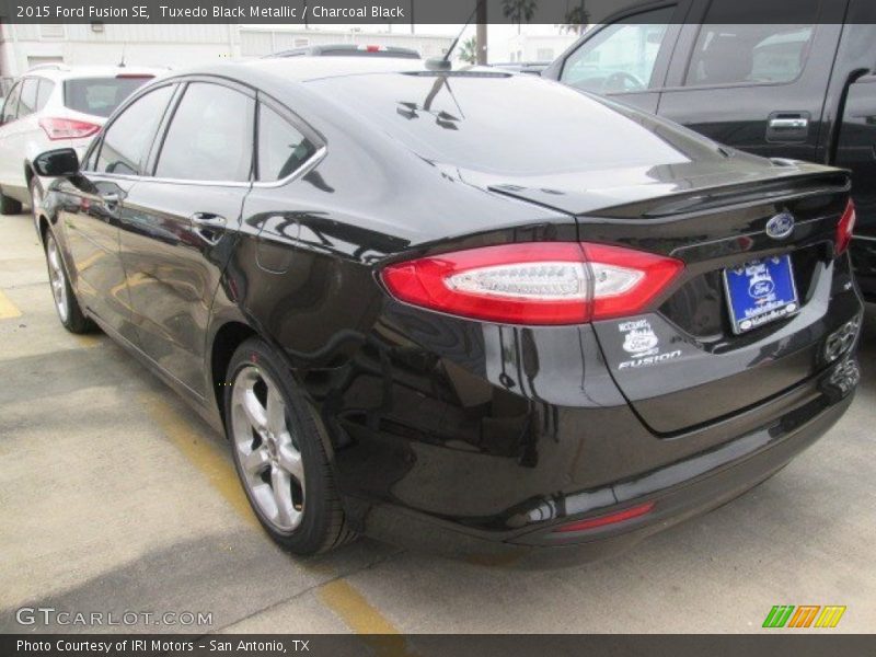Tuxedo Black Metallic / Charcoal Black 2015 Ford Fusion SE