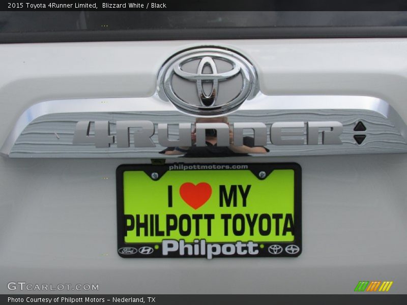 Blizzard White / Black 2015 Toyota 4Runner Limited
