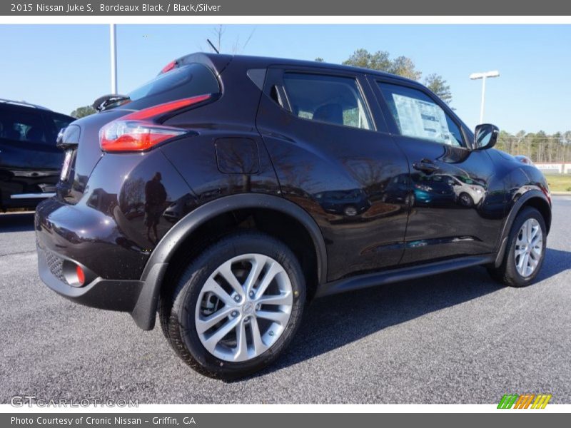 Bordeaux Black / Black/Silver 2015 Nissan Juke S