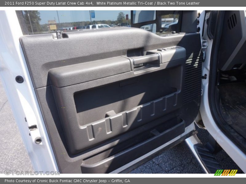White Platinum Metallic Tri-Coat / Black Two Tone Leather 2011 Ford F250 Super Duty Lariat Crew Cab 4x4