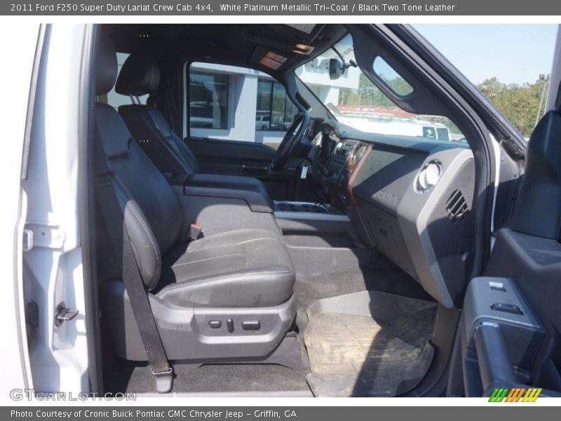 White Platinum Metallic Tri-Coat / Black Two Tone Leather 2011 Ford F250 Super Duty Lariat Crew Cab 4x4