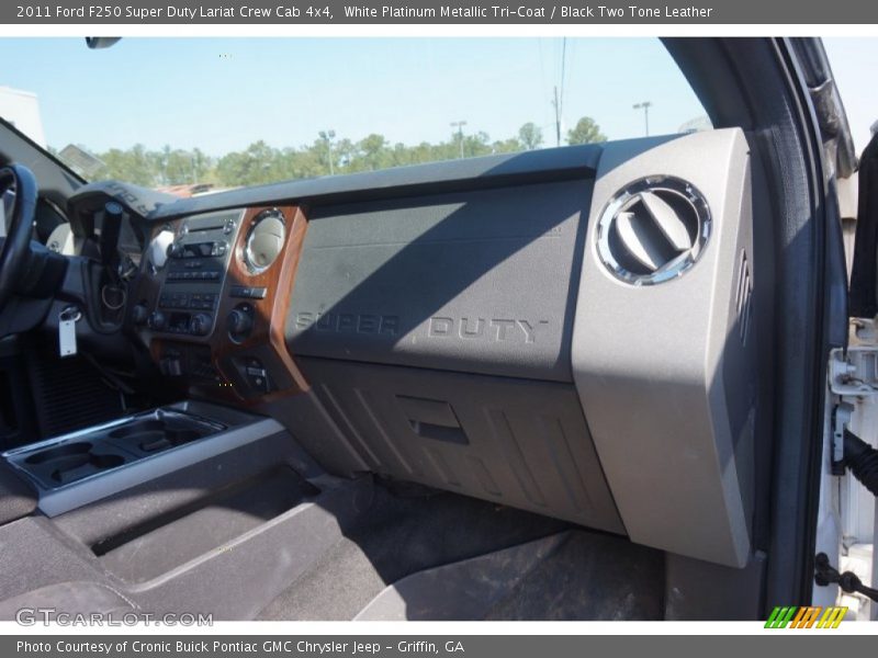 White Platinum Metallic Tri-Coat / Black Two Tone Leather 2011 Ford F250 Super Duty Lariat Crew Cab 4x4