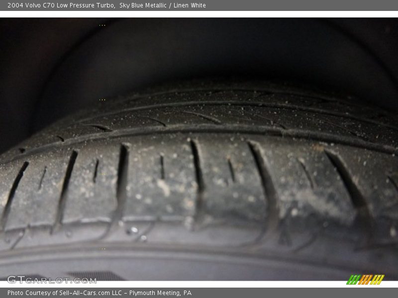 Sky Blue Metallic / Linen White 2004 Volvo C70 Low Pressure Turbo