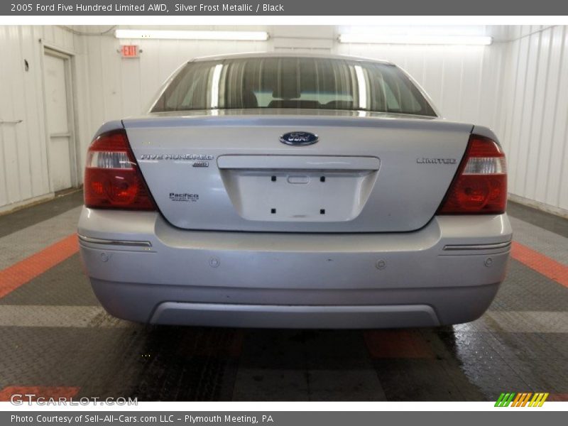 Silver Frost Metallic / Black 2005 Ford Five Hundred Limited AWD