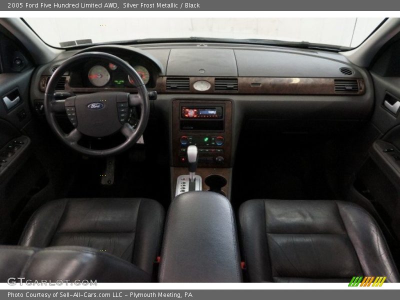 Silver Frost Metallic / Black 2005 Ford Five Hundred Limited AWD
