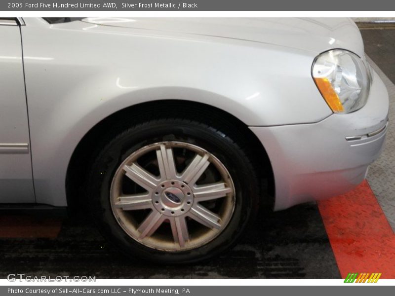 Silver Frost Metallic / Black 2005 Ford Five Hundred Limited AWD