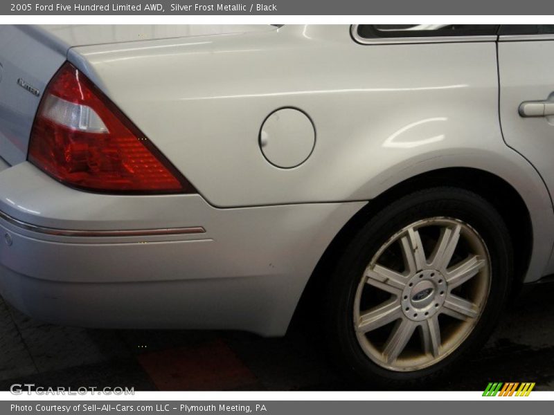 Silver Frost Metallic / Black 2005 Ford Five Hundred Limited AWD