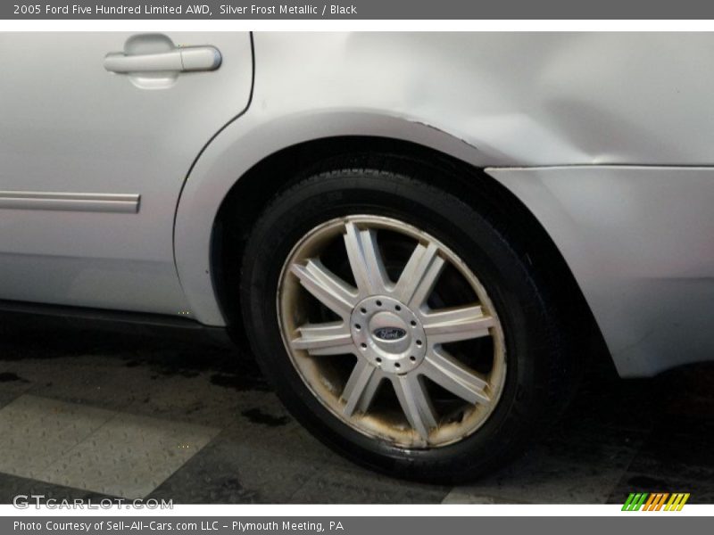 Silver Frost Metallic / Black 2005 Ford Five Hundred Limited AWD