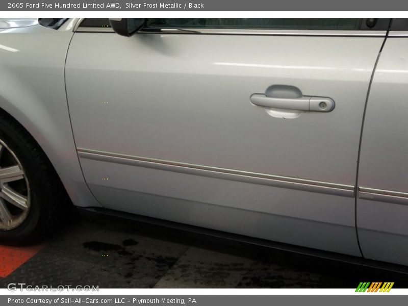 Silver Frost Metallic / Black 2005 Ford Five Hundred Limited AWD