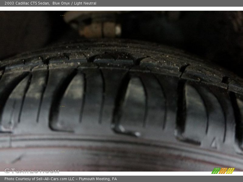 Blue Onyx / Light Neutral 2003 Cadillac CTS Sedan