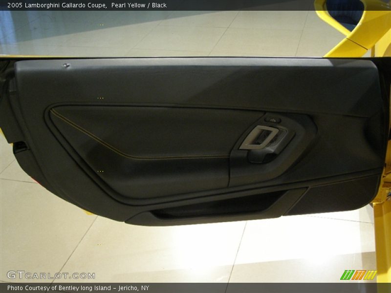 Pearl Yellow / Black 2005 Lamborghini Gallardo Coupe
