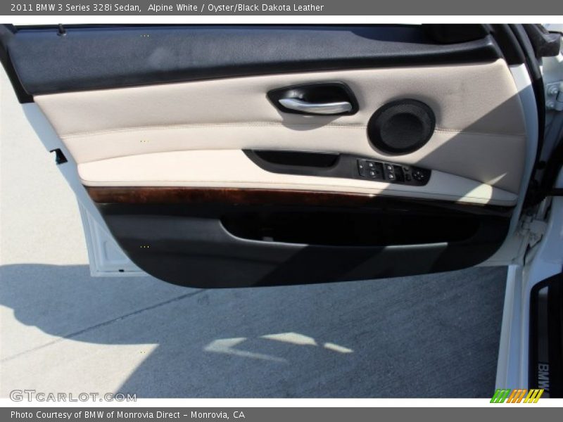 Alpine White / Oyster/Black Dakota Leather 2011 BMW 3 Series 328i Sedan