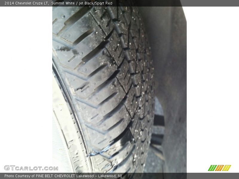 Summit White / Jet Black/Sport Red 2014 Chevrolet Cruze LT