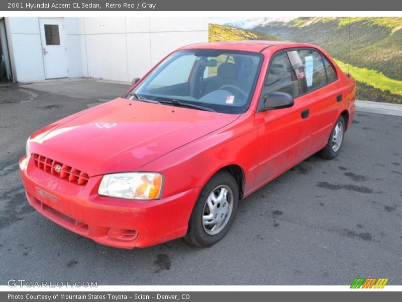 Front 3/4 View of 2001 Accent GL Sedan
