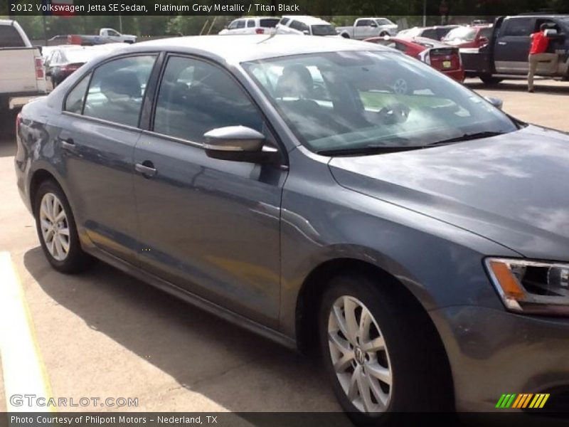 Platinum Gray Metallic / Titan Black 2012 Volkswagen Jetta SE Sedan