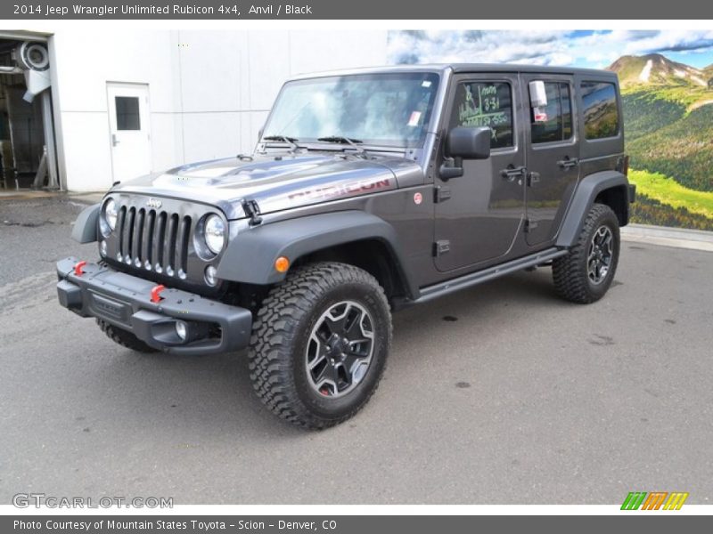 Front 3/4 View of 2014 Wrangler Unlimited Rubicon 4x4