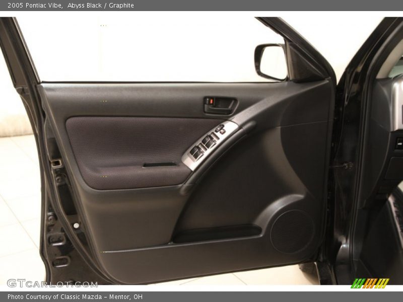 Abyss Black / Graphite 2005 Pontiac Vibe