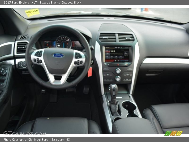 Tuxedo Black / Charcoal Black 2015 Ford Explorer XLT