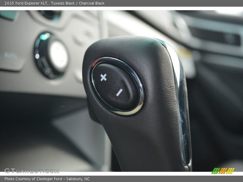 Tuxedo Black / Charcoal Black 2015 Ford Explorer XLT