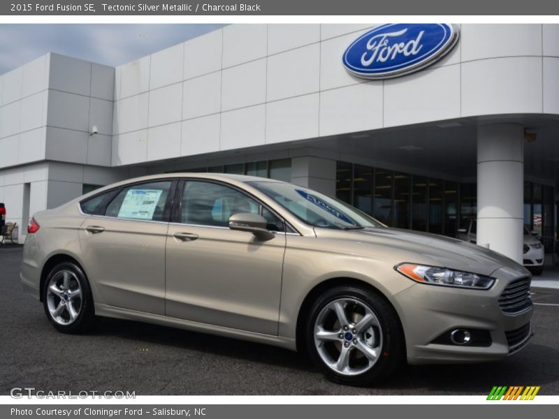 Tectonic Silver Metallic / Charcoal Black 2015 Ford Fusion SE